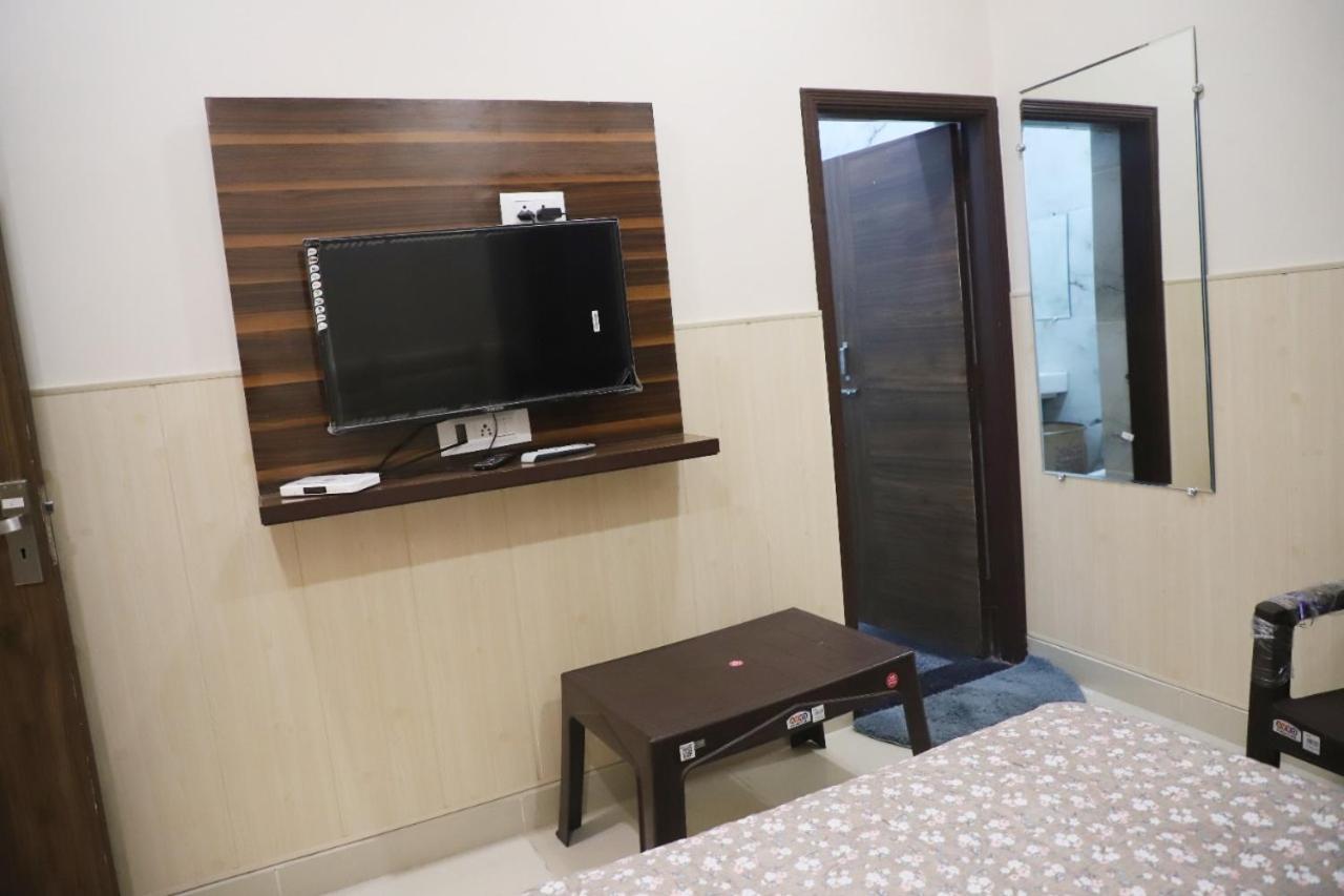 Rk Lodge Amritsar Bagian luar foto