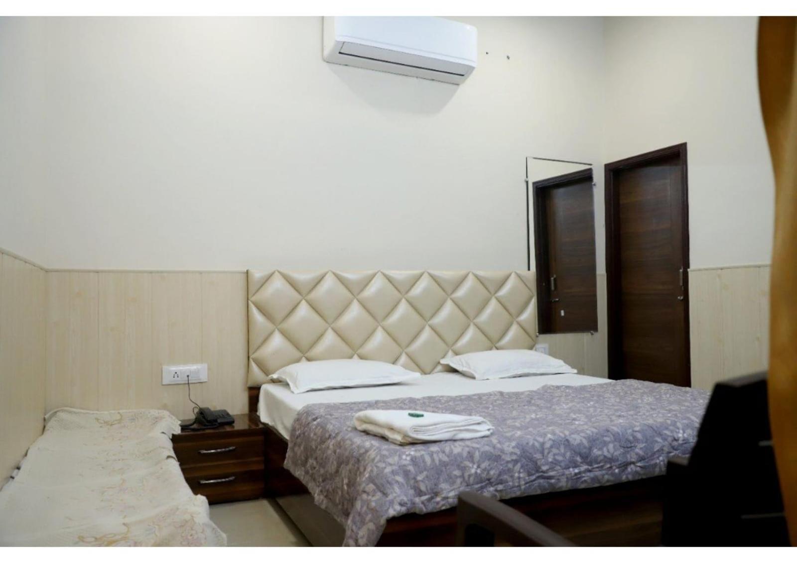 Rk Lodge Amritsar Bagian luar foto