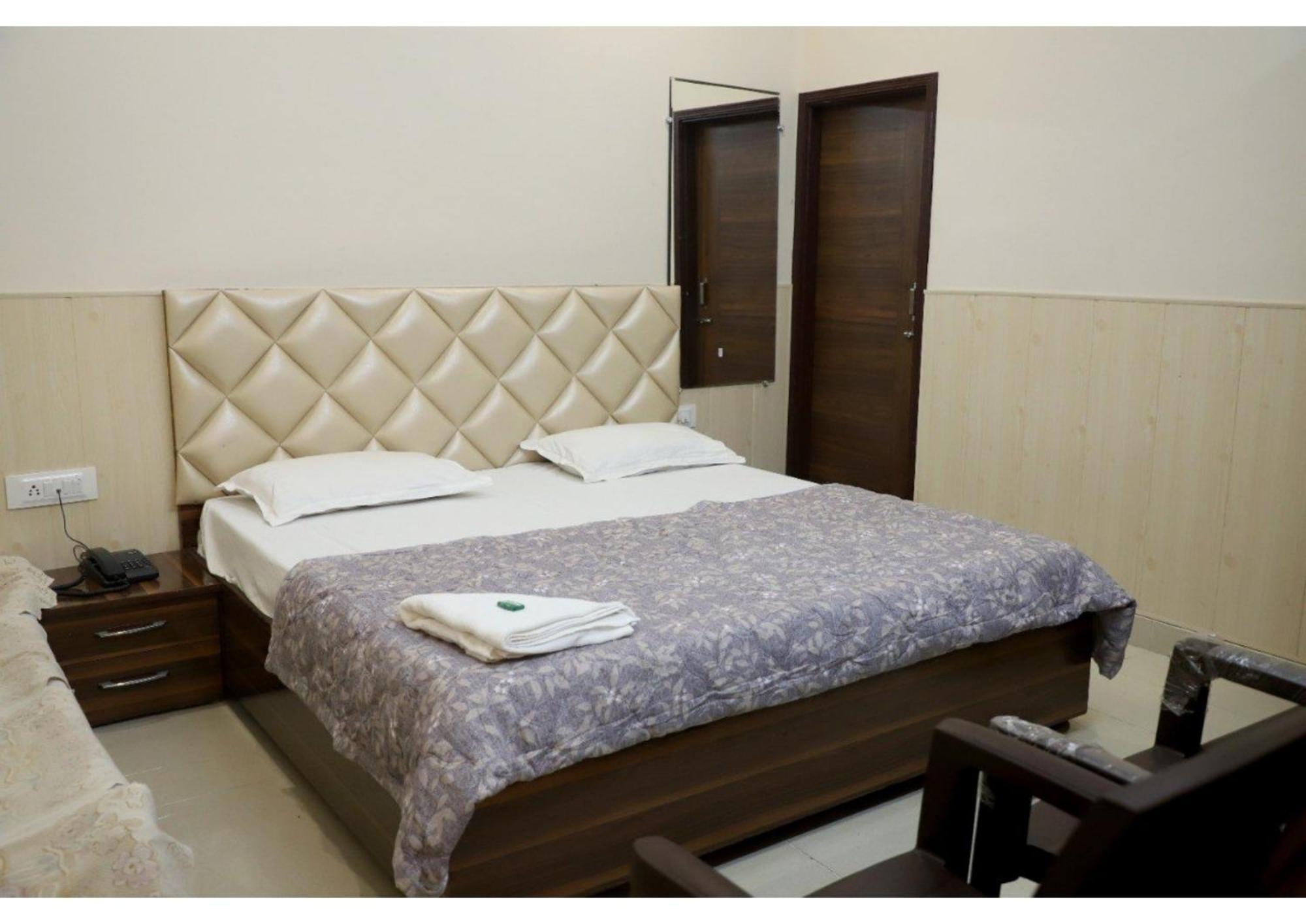 Rk Lodge Amritsar Bagian luar foto